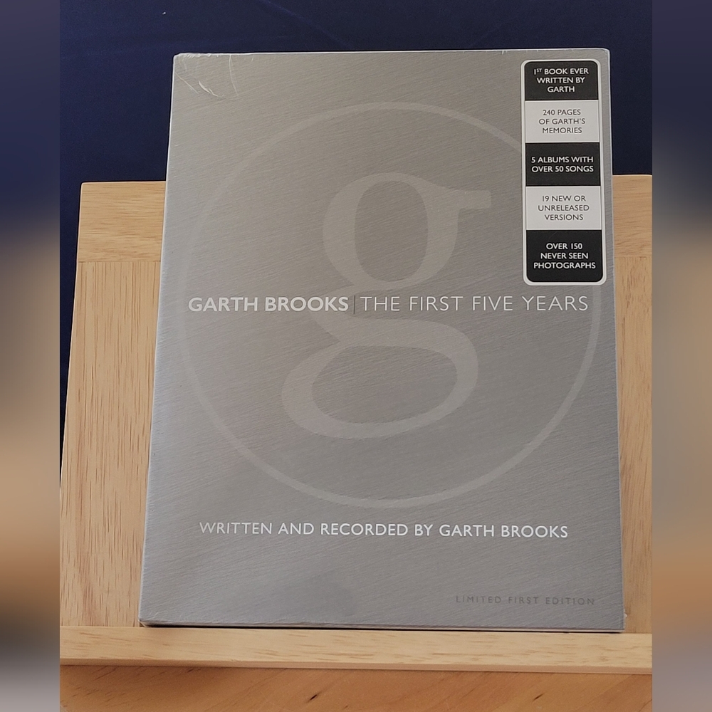 NWT Garth Brooks Limited First Edition Anthology 5 CDs & Book Vol.1 slip case